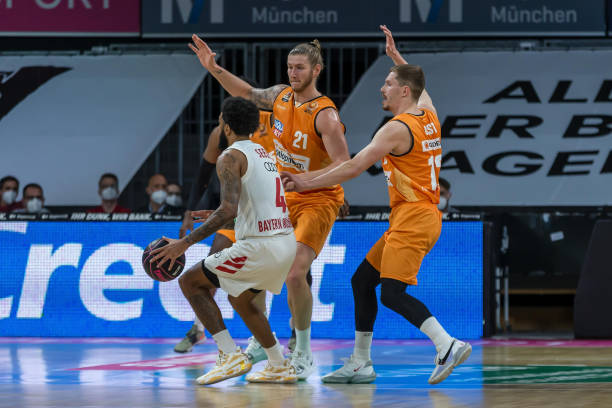 瓦解对方防 瓦解对方防