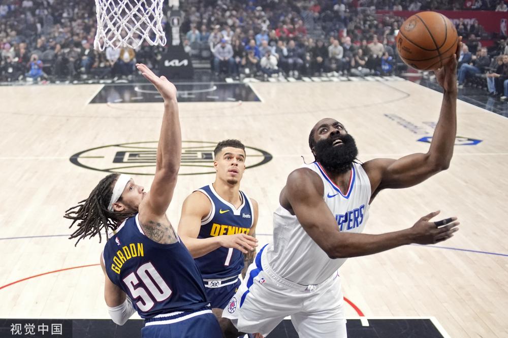 中脱颖而出 中脱颖而出